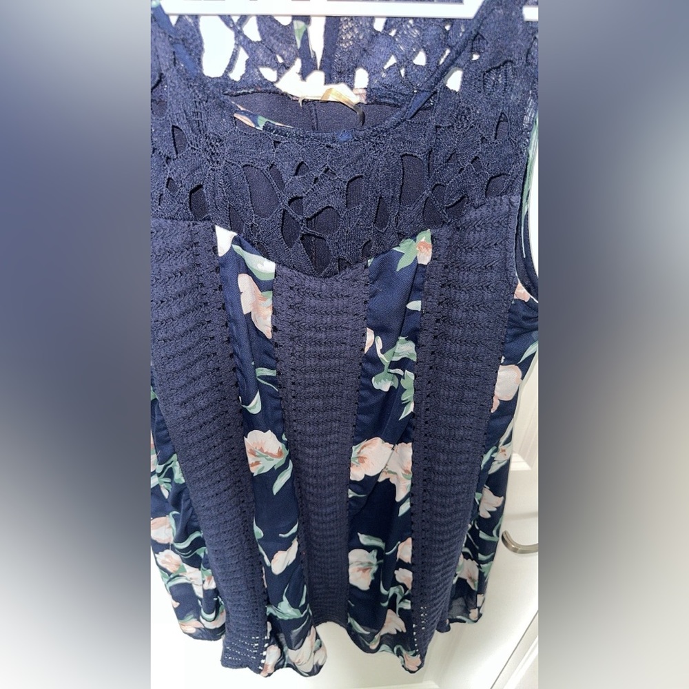 Entro women’s medium floral midi dress - Picture 2 of 5